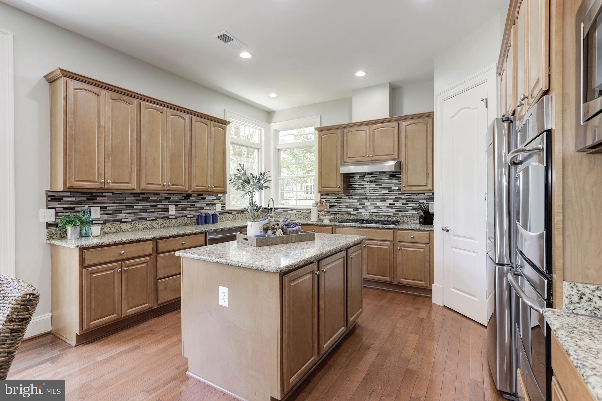 2196 Amber Meadows Drive Vienna, VA 22182 - Photo 17 of 43