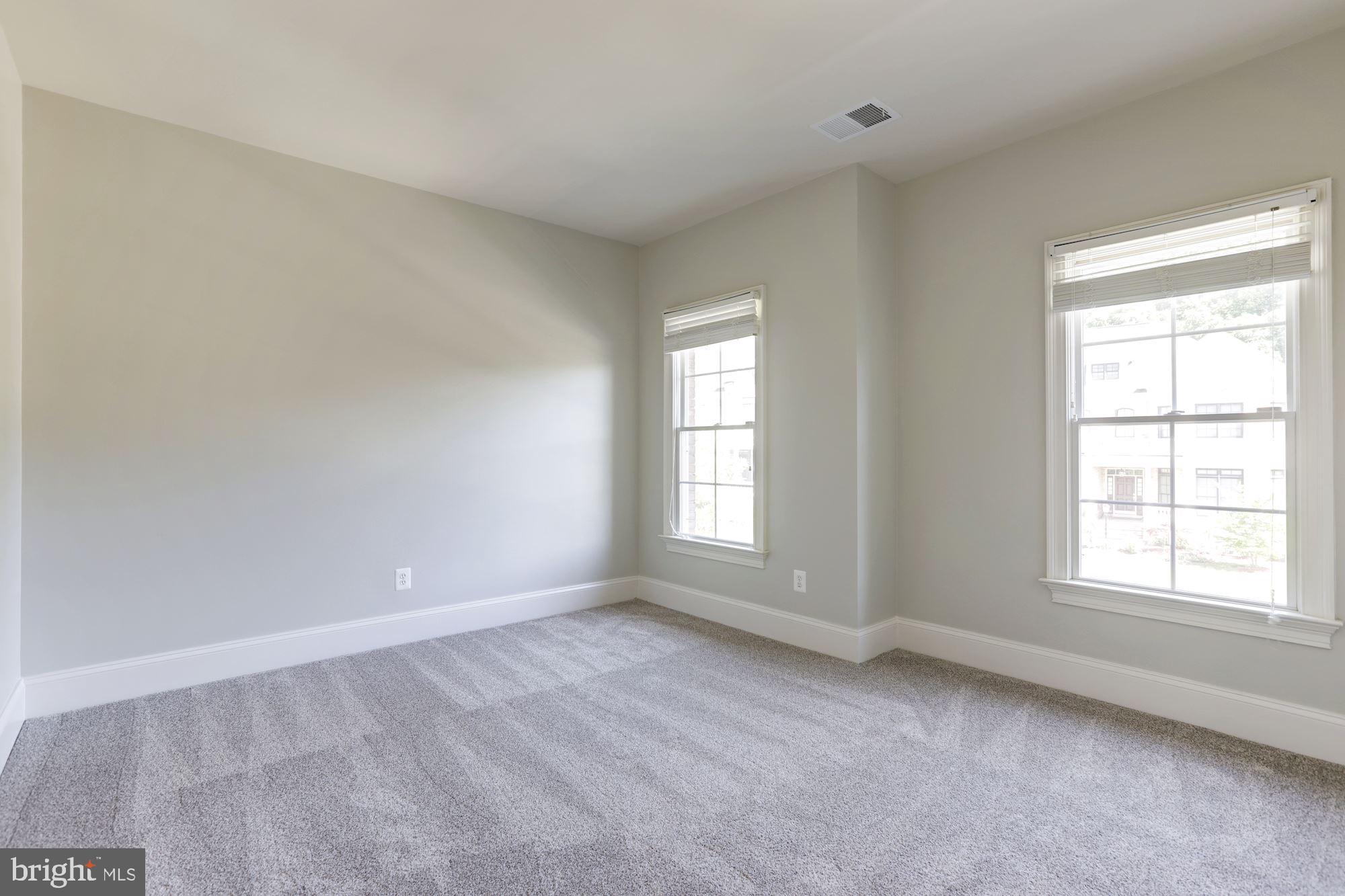 2196 Amber Meadows Drive Vienna, VA 22182 - Photo 31 of 43