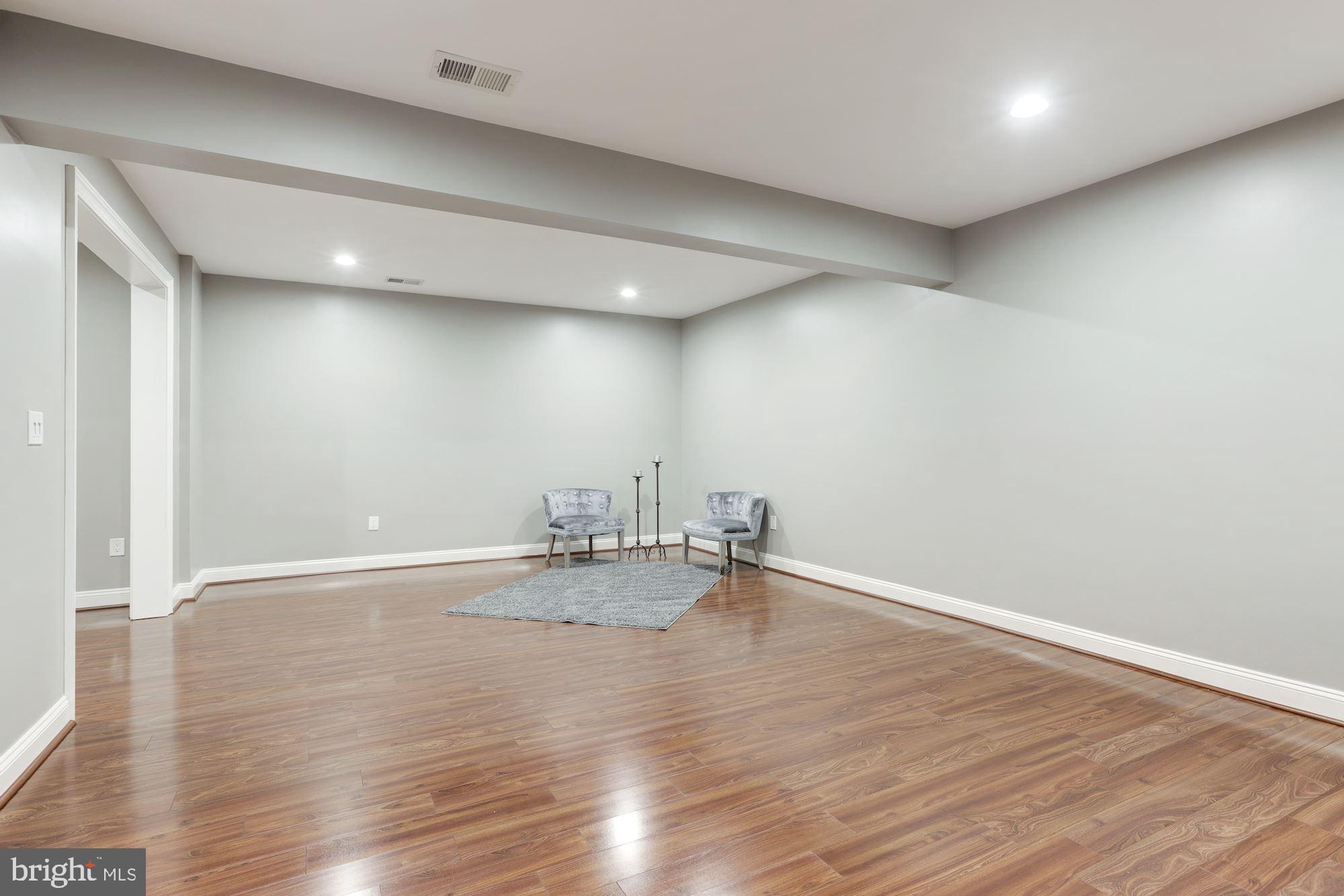 2196 Amber Meadows Drive Vienna, VA 22182 - Photo 33 of 43