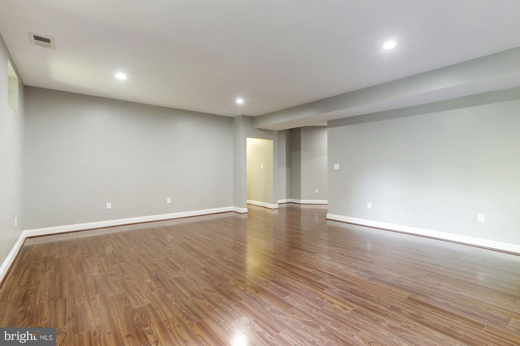 2196 Amber Meadows Drive Vienna, VA 22182 - Photo 35 of 43