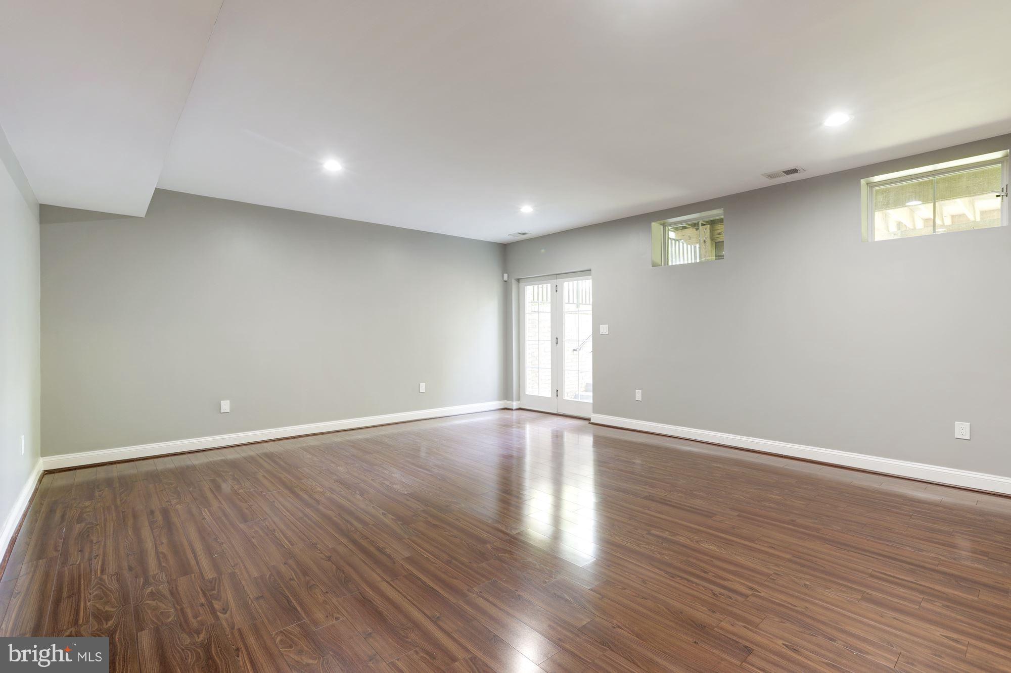 2196 Amber Meadows Drive Vienna, VA 22182 - Photo 36 of 43