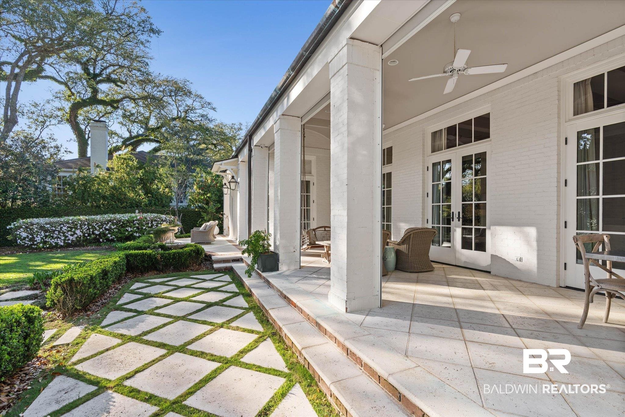2256 De Leon Avenue Mobile, AL 36607 - Photo 41 of 61 Retractable screen porch