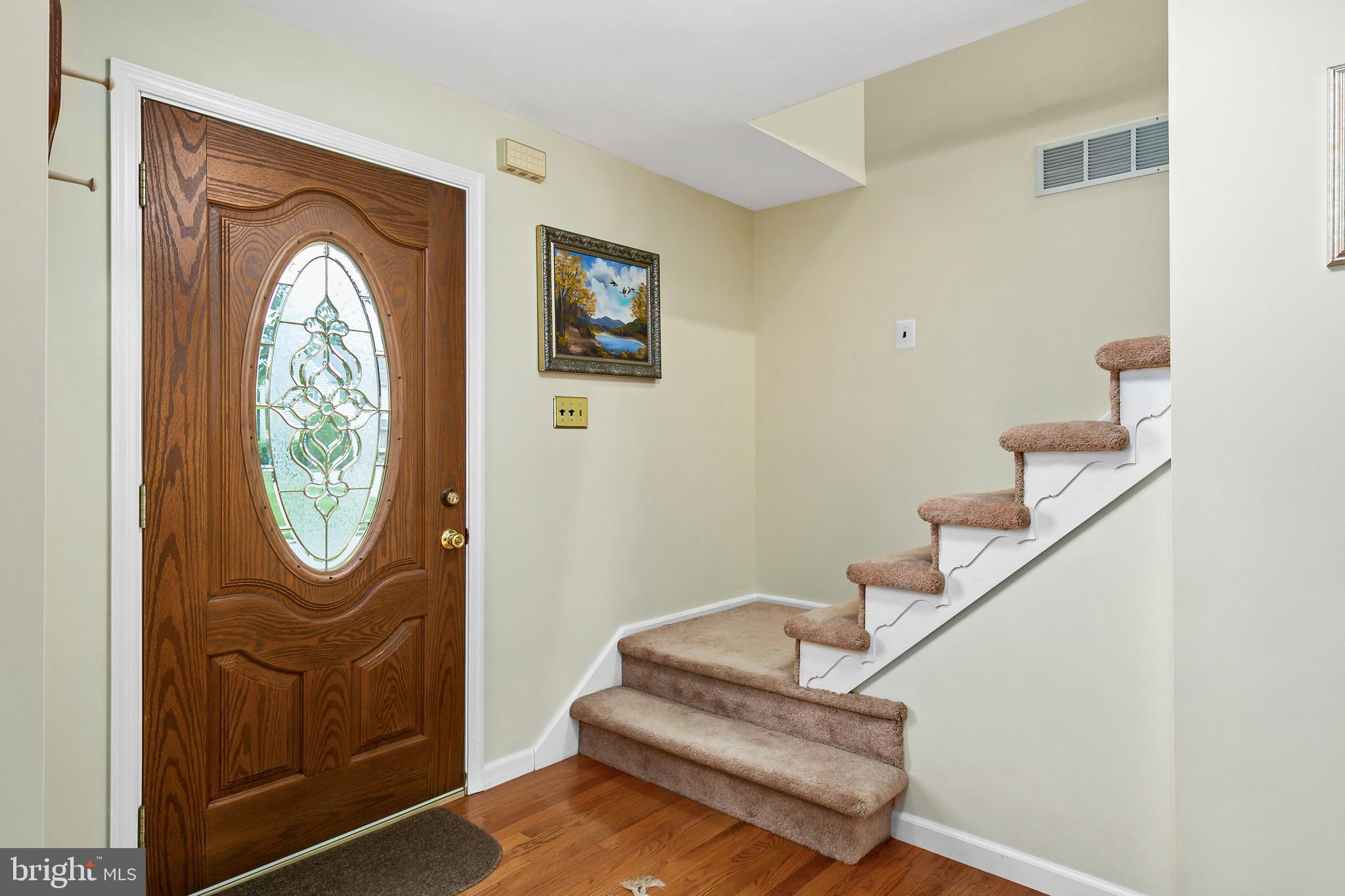 145 Coopers Kill Road Delran, NJ 08075 - Photo 4 of 32 Foyer