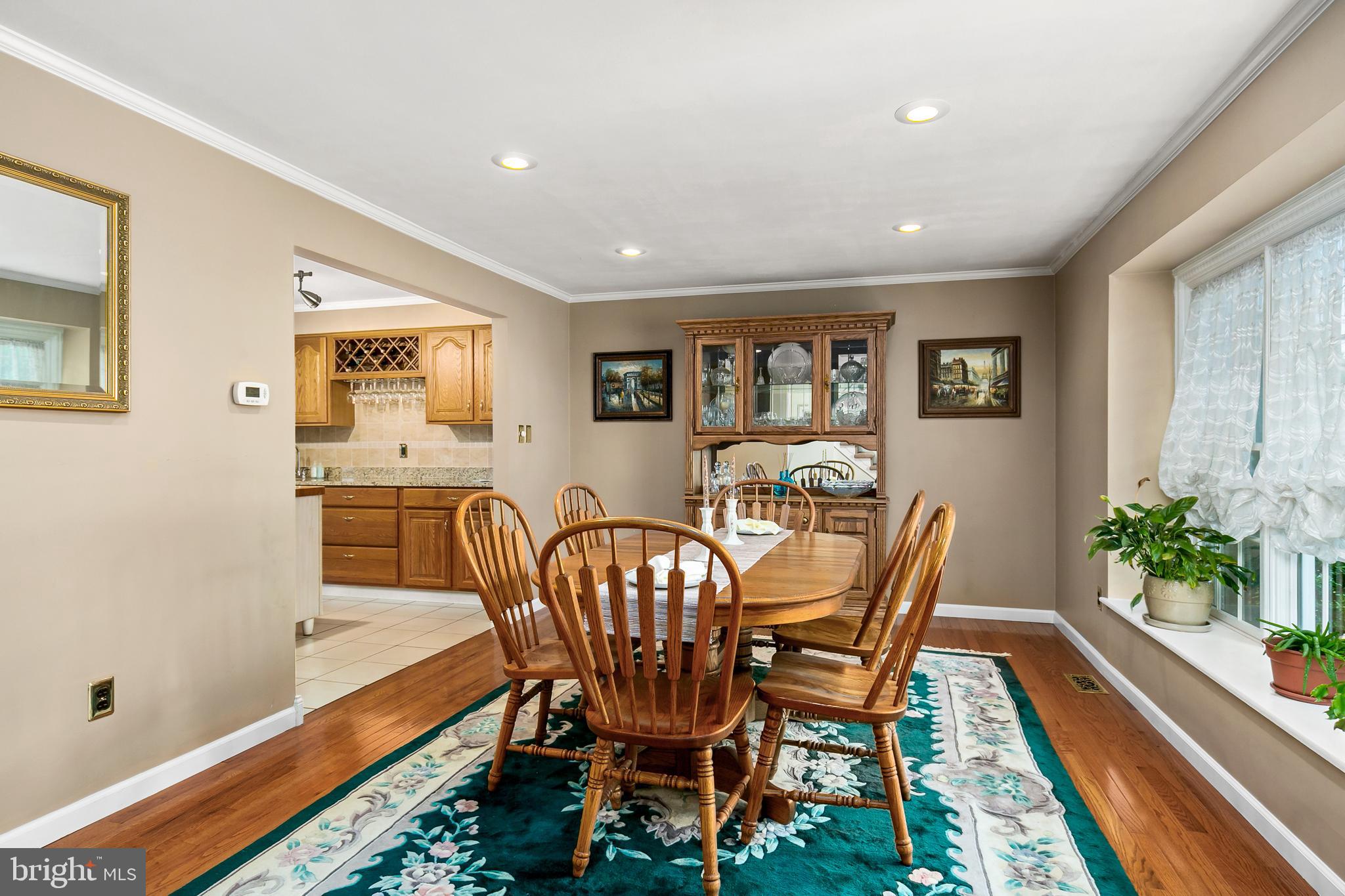 145 Coopers Kill Road Delran, NJ 08075 - Photo 5 of 32 Dining Room/Living Room