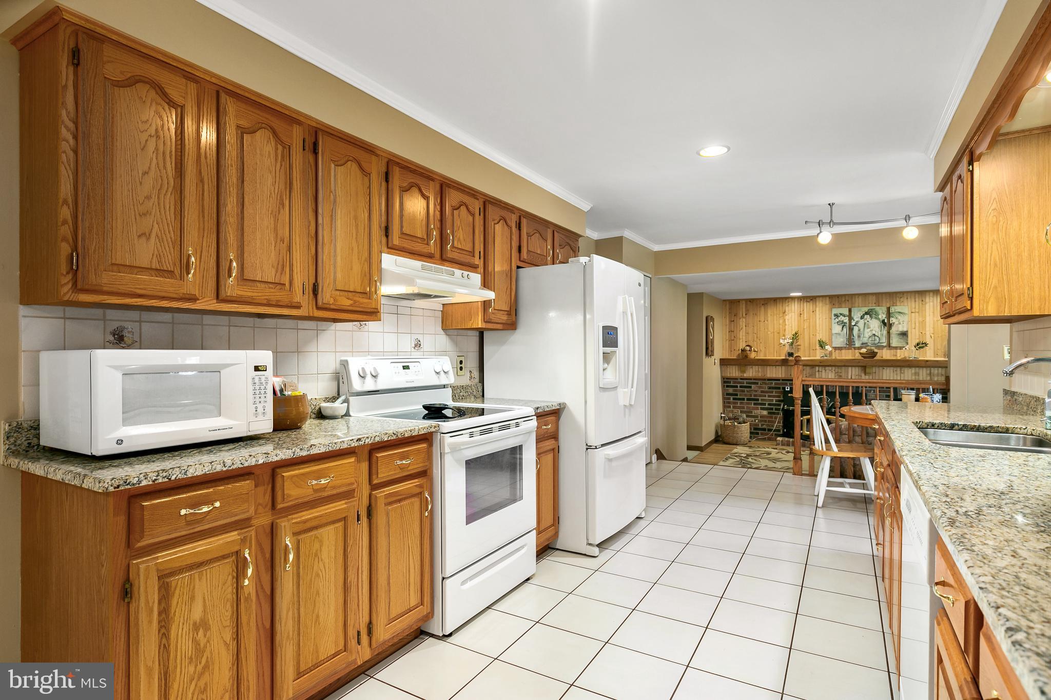145 Coopers Kill Road Delran, NJ 08075 - Photo 8 of 32 Kitchen