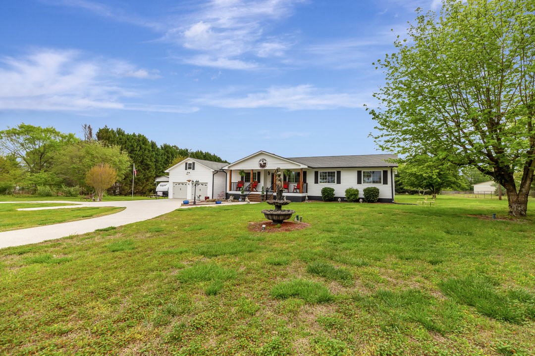 1212 Old Roberts Church Road Anderson, SC 29626 - Photo 4 of 27
