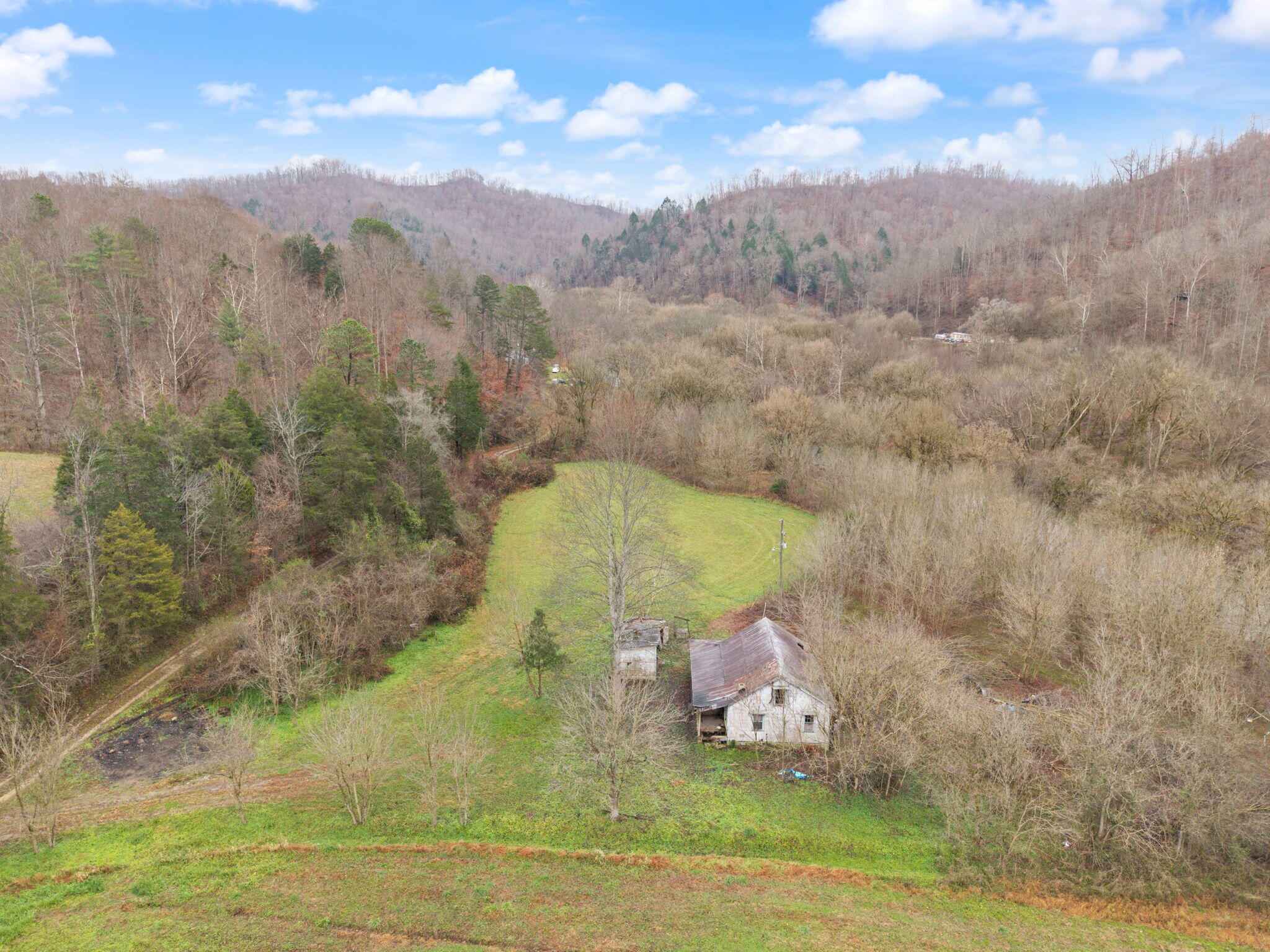 535 Ashana Road Jackson, KY 41339 - Photo 24 of 60 48-web-or-mls-DJI_20251125091405_0018_D