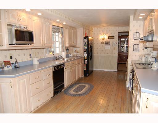 5056 West Harbison Road Pittsburgh, PA 15205 - Photo 2 of 8 Kitchen.
