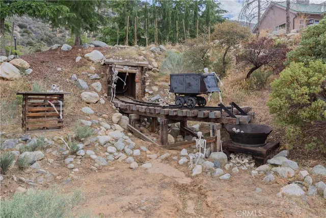 $795,000 | 1870 Oak Springs Valley Road, Wrightwood, CA 92397