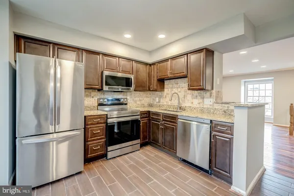 $2,800 | 6515 Skylemar Trail, Centreville, VA 20121