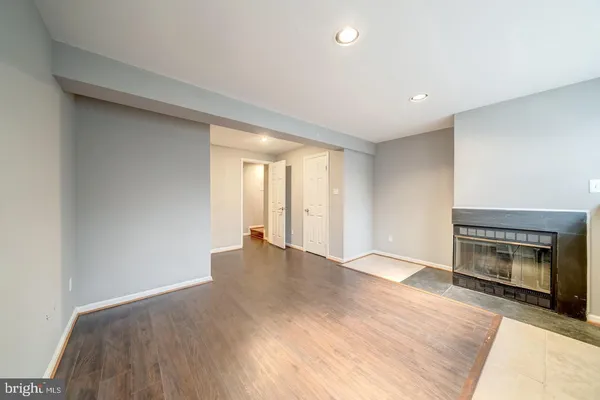 $2,800 | 6515 Skylemar Trail, Centreville, VA 20121