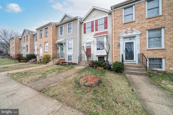 $2,800 | 6515 Skylemar Trail, Centreville, VA 20121