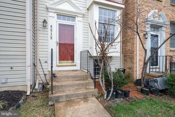 $2,800 | 6515 Skylemar Trail, Centreville, VA 20121