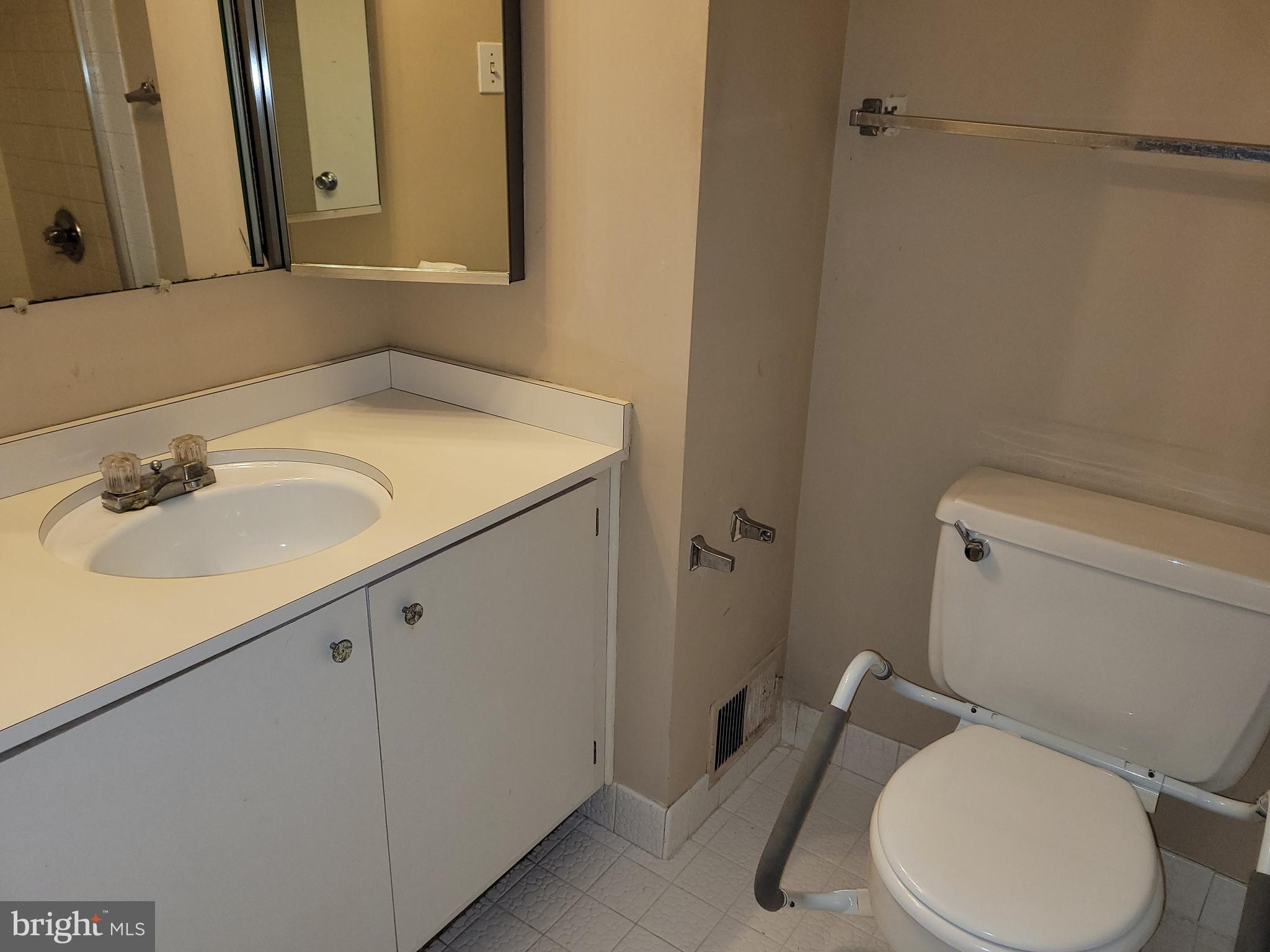 6325 Red Cedar Place Baltimore, MD 21209 - Photo 14 of 26