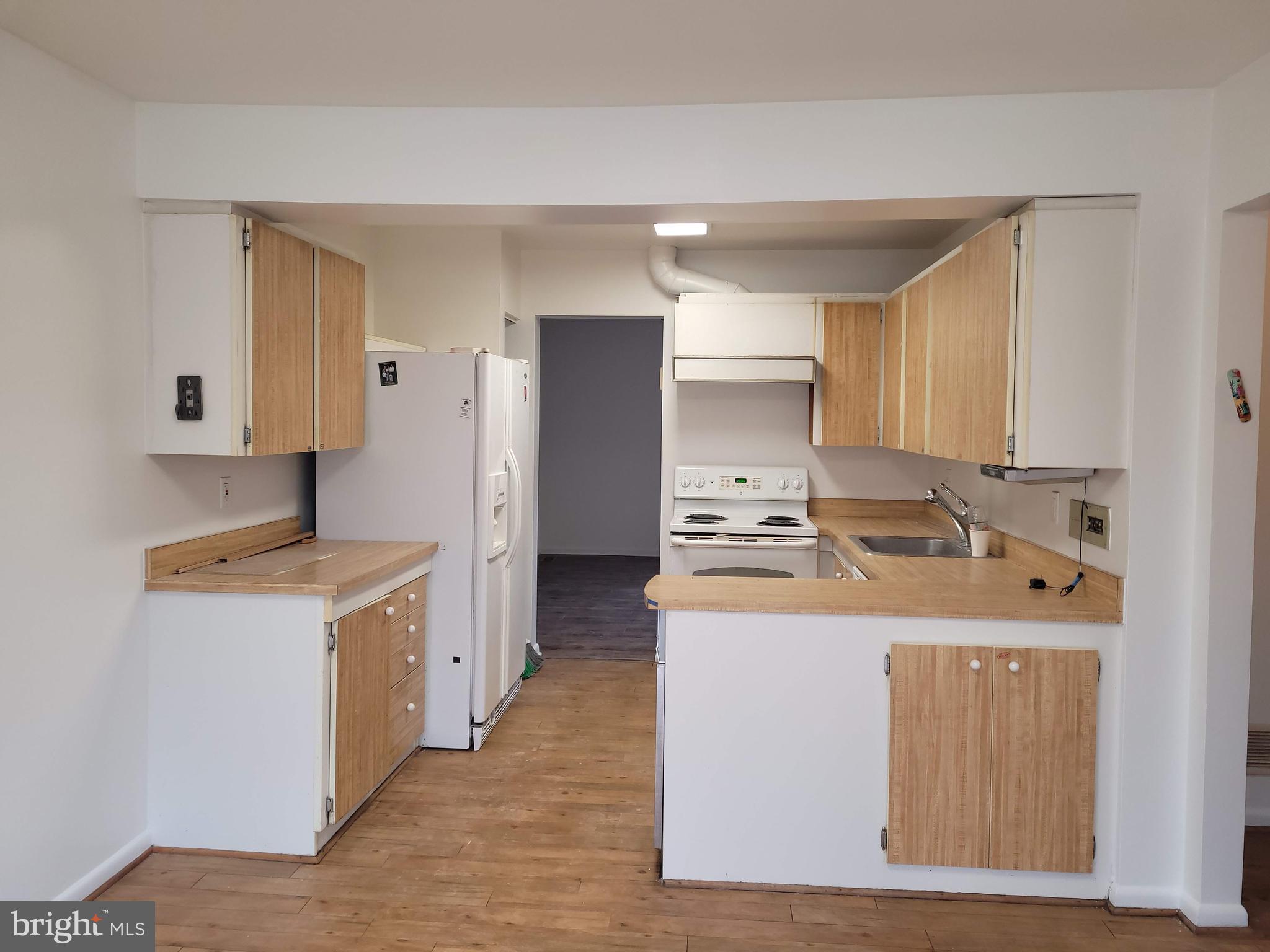 6325 Red Cedar Place Baltimore, MD 21209 - Photo 5 of 26