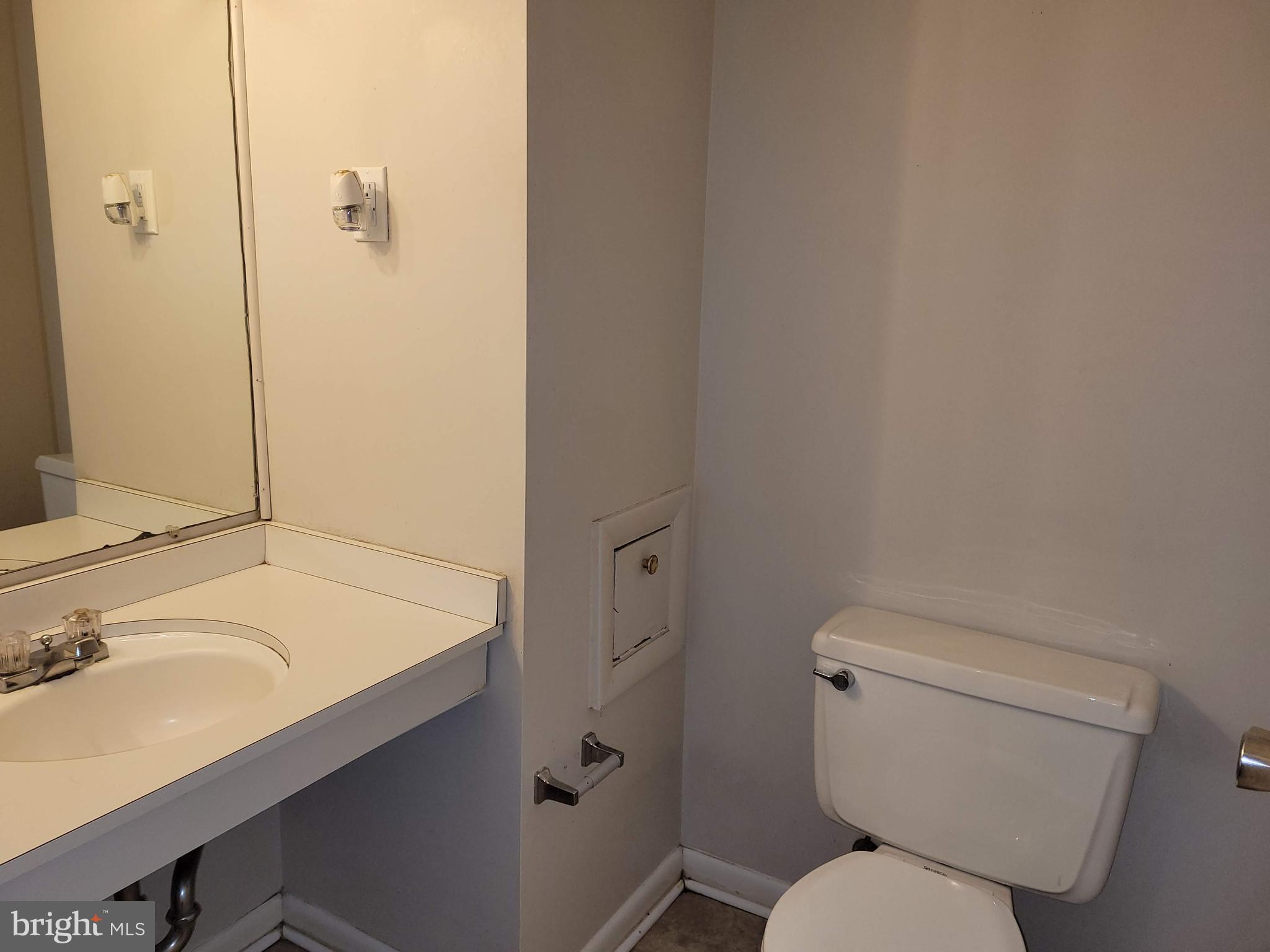 6325 Red Cedar Place Baltimore, MD 21209 - Photo 7 of 26