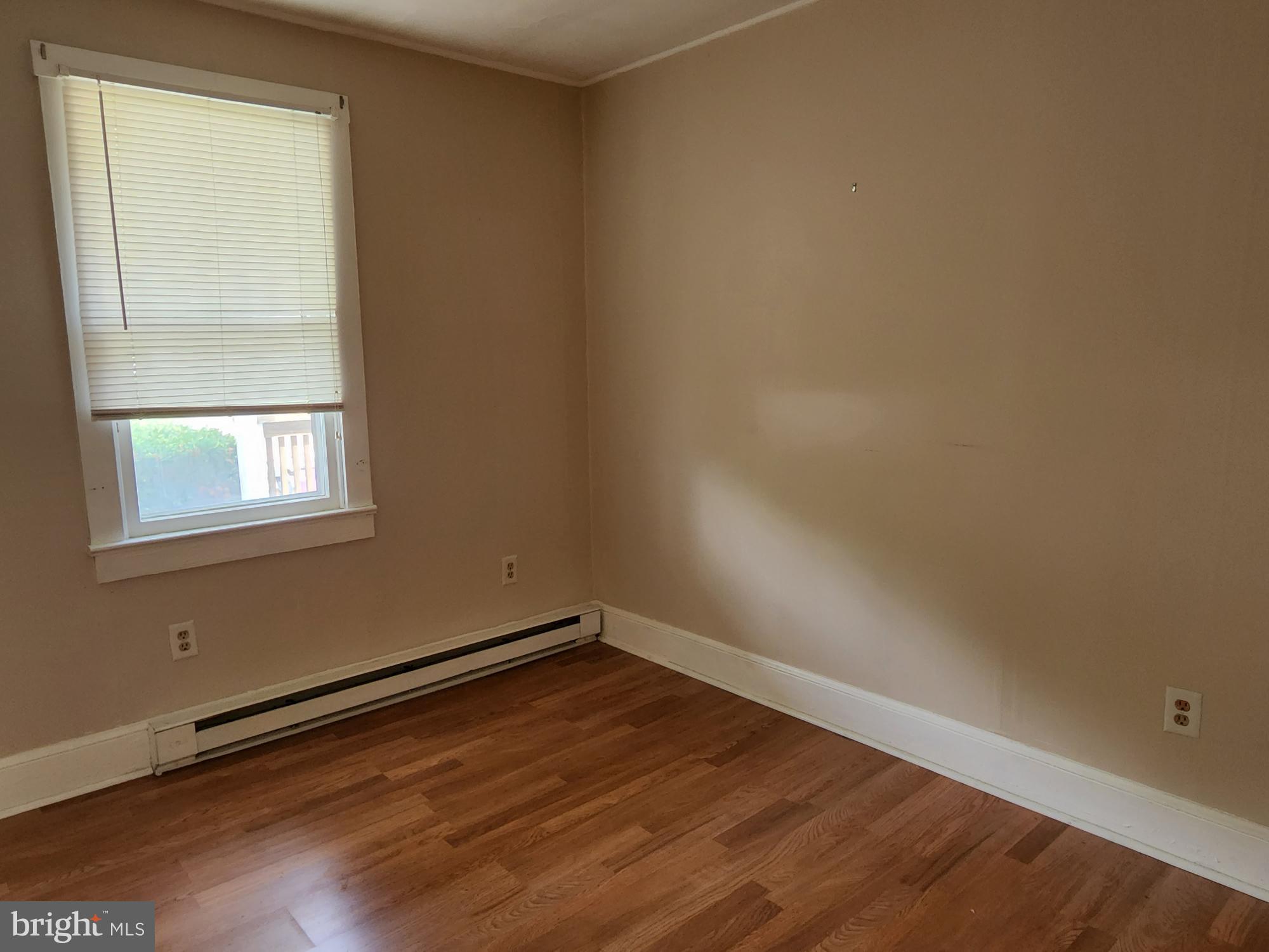 100 South Buchannan Street Ranson, WV 25438 - Photo 5 of 12 Living Room