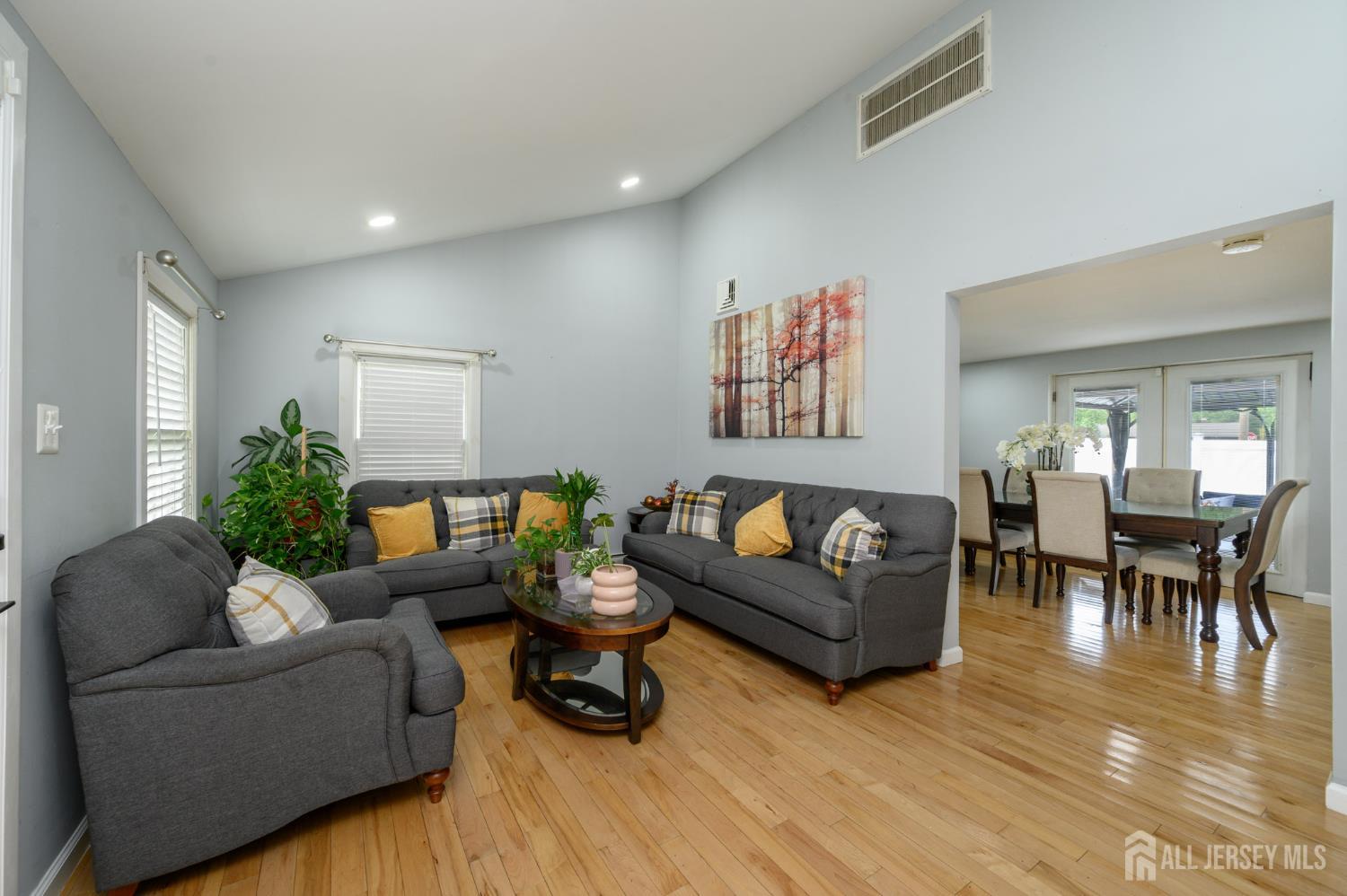 519 Calvert Road North Brunswick, NJ 08902 - Photo 4 of 46