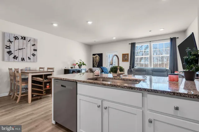 $393,000 | 33 Alexander Way, Westampton, NJ 08060