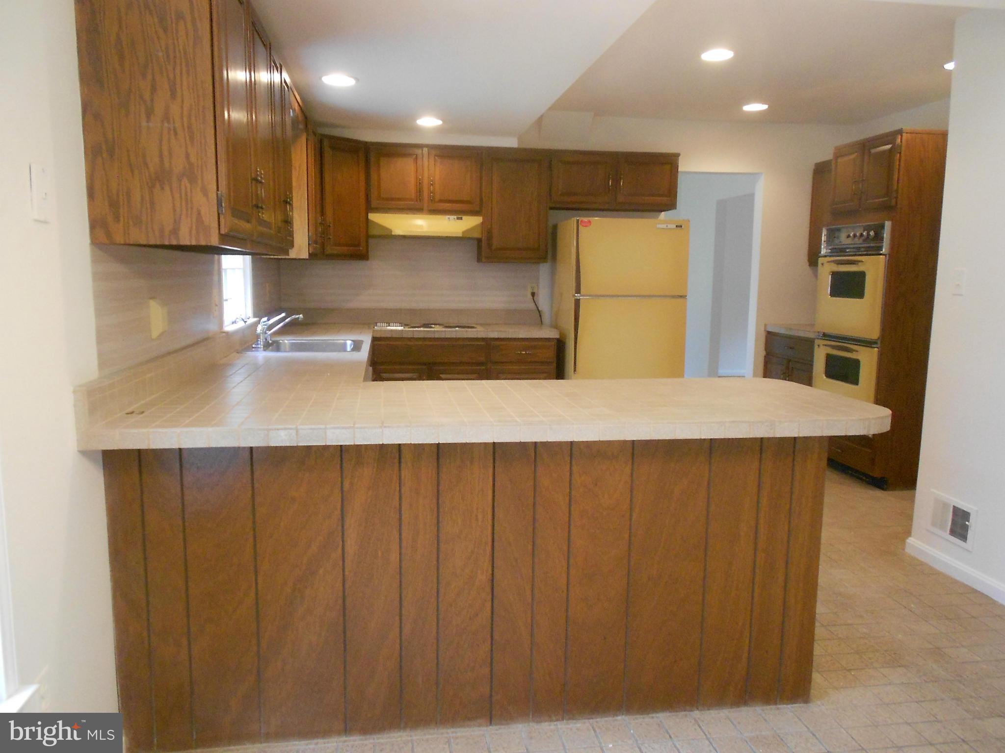 11718 Kemp Mill Road Silver Spring, MD 20902 - Photo 2 of 13 Kitchen