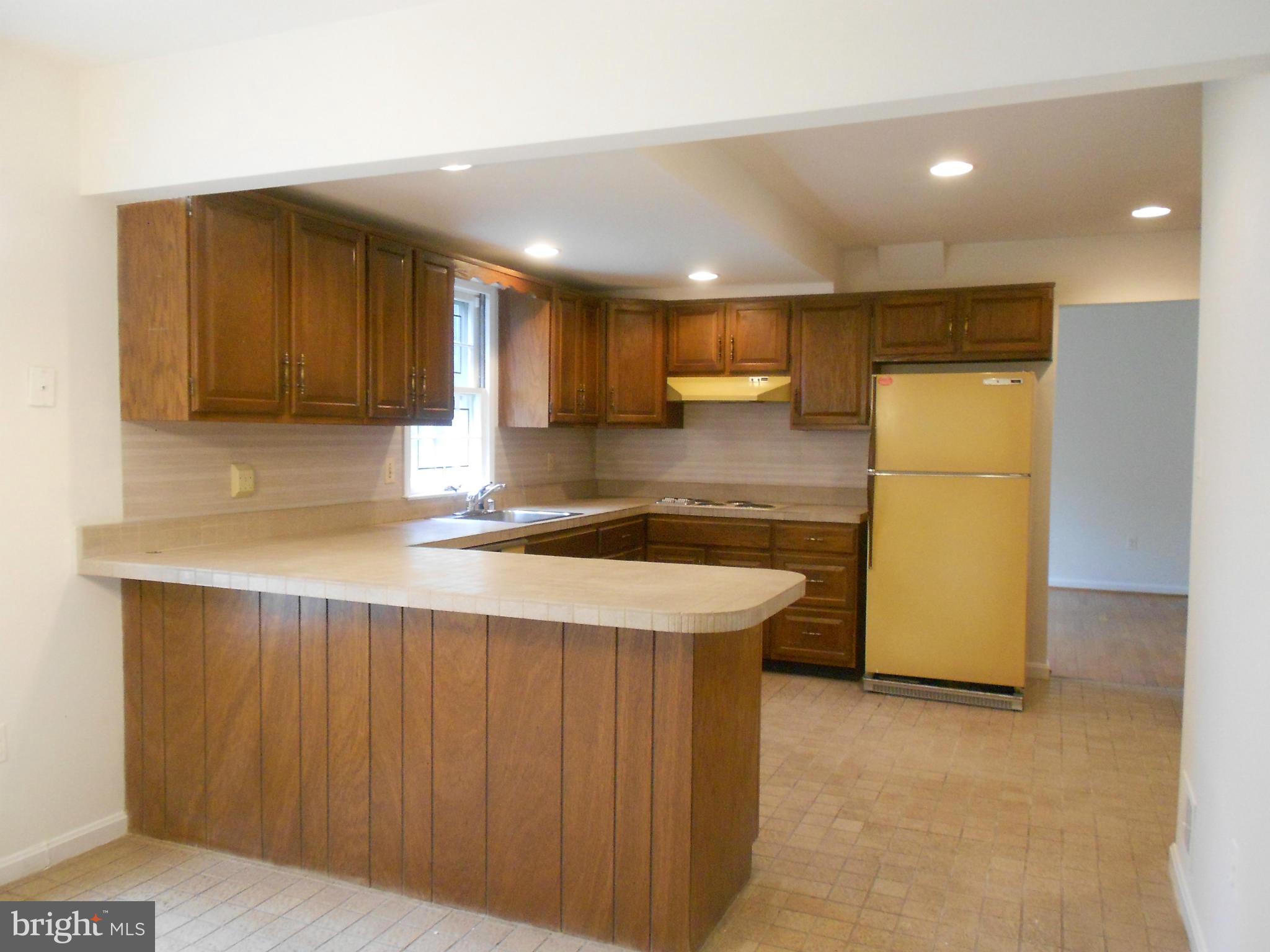 11718 Kemp Mill Road Silver Spring, MD 20902 - Photo 3 of 13 Kitchen - alt. view