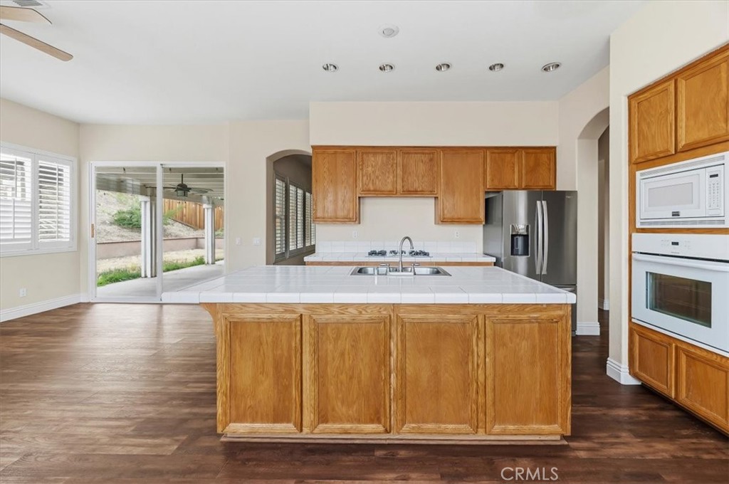 42748 Mountain Shadow Road Murrieta, CA 92562 - Photo 14 of 37