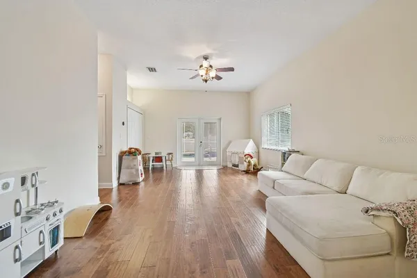 $477,500 | 627 Tuscanny Street, Brandon, FL 33511