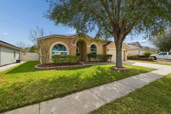 $477,500 | 627 Tuscanny Street, Brandon, FL 33511