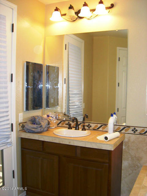 16922 North Palo Rojo Road Maricopa, AZ 85138 - Photo 38 of 42 38 - Master Bathroom 6