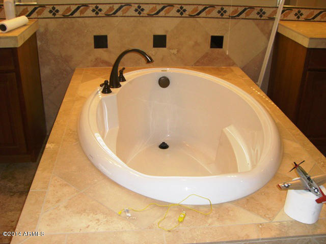 16922 North Palo Rojo Road Maricopa, AZ 85138 - Photo 39 of 42 39 - Master Bathroom 7