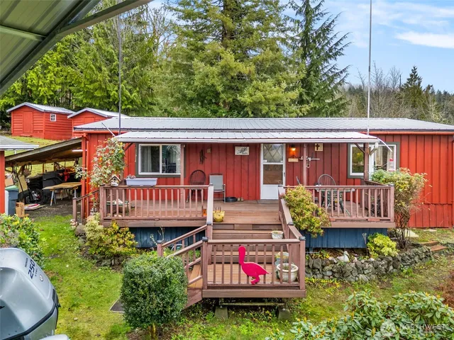 a picture of street view with garden