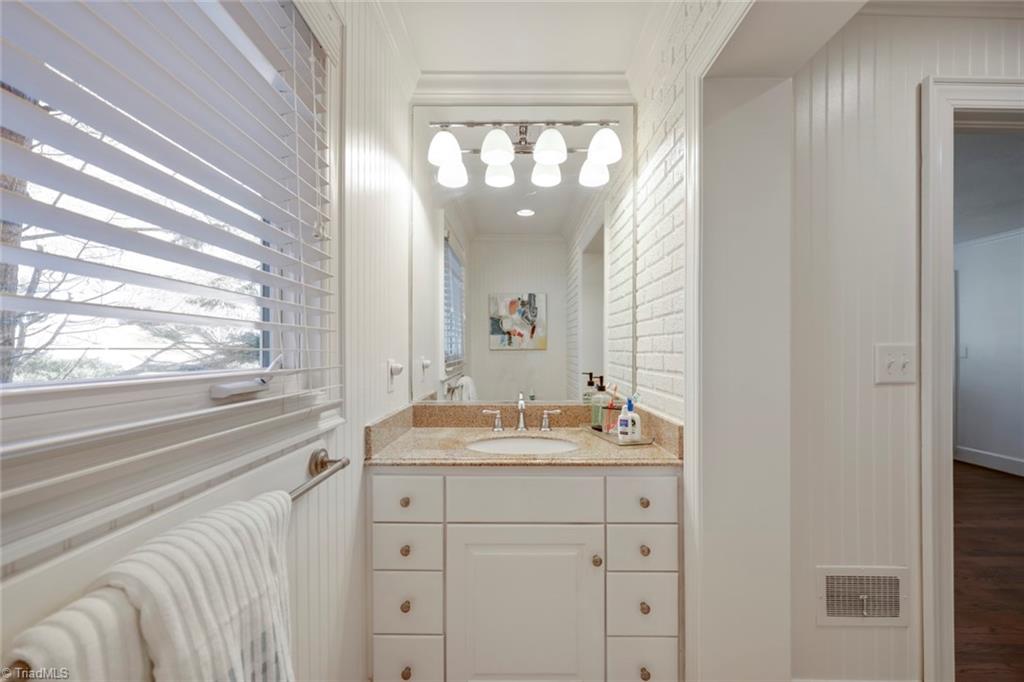3018 Cambridge Road Winston-Salem, NC 27104 - Photo 15 of 33 Gallery Image 15