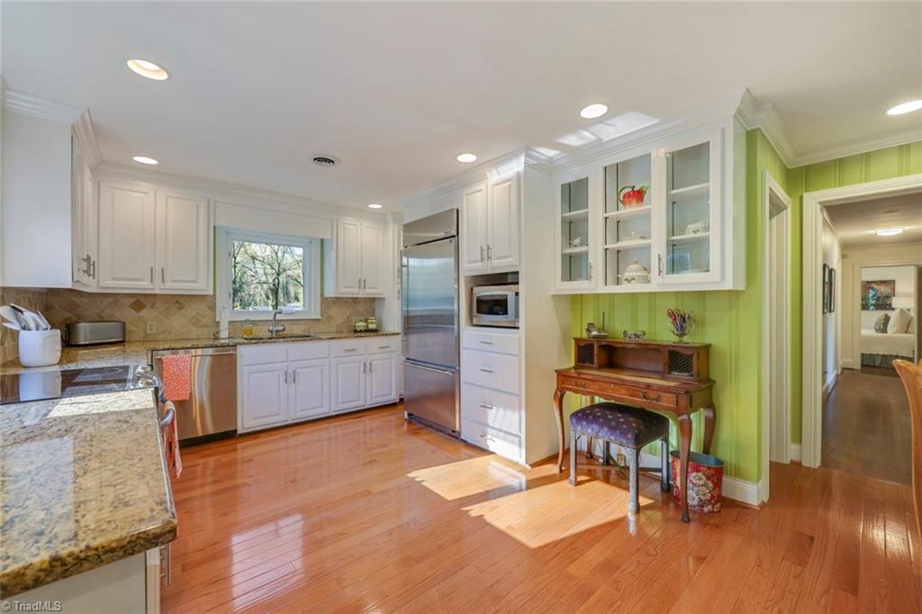 3018 Cambridge Road Winston-Salem, NC 27104 - Photo 8 of 33 Gallery Image 8