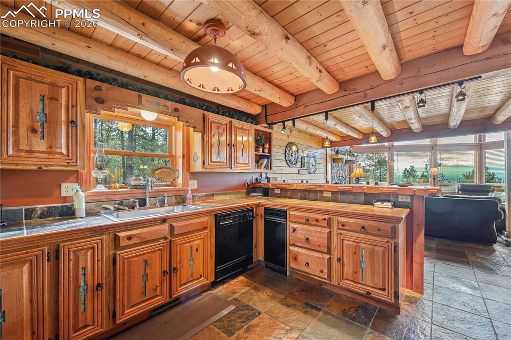 3613 Trail Creek Road Florissant, CO 80816 - Photo 15 of 43 a kitchen with lots of counter top space
