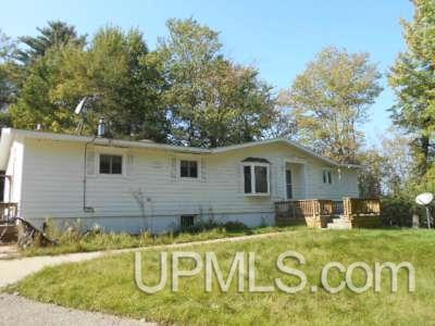 4573 Danforth Road Escanaba, MI 49829 - Photo 1 of 2