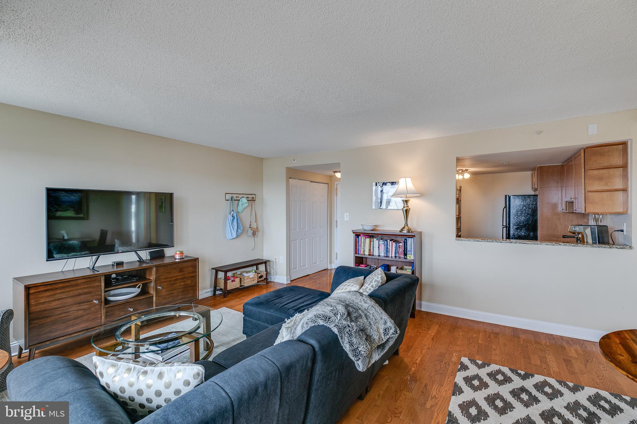 2001 Hamilton Street, Unit 1029 Philadelphia, PA 19130 - Photo 2 of 6