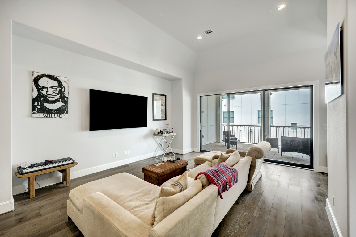 6103 Alexandra Grove Place Houston, TX 77055 - Photo 16 of 19 Another view of the game room