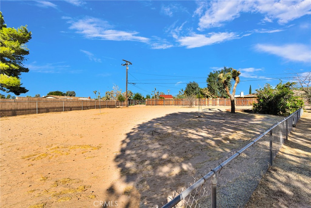 13150 Quapaw Road Apple Valley, CA 92308 - Photo 34 of 44