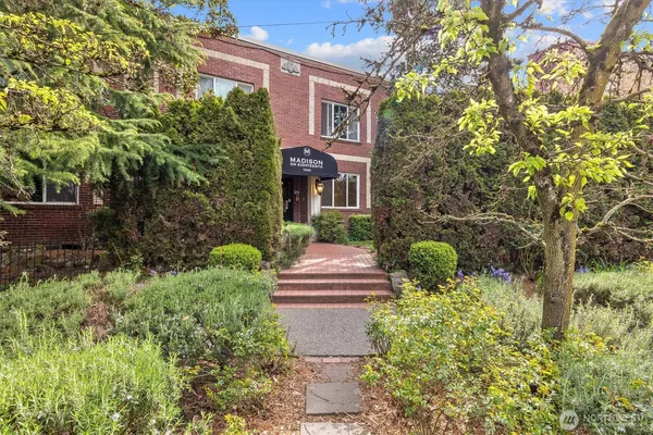 $290,000 | 1640 18th Avenue, Unit 6, Seattle, WA 98122