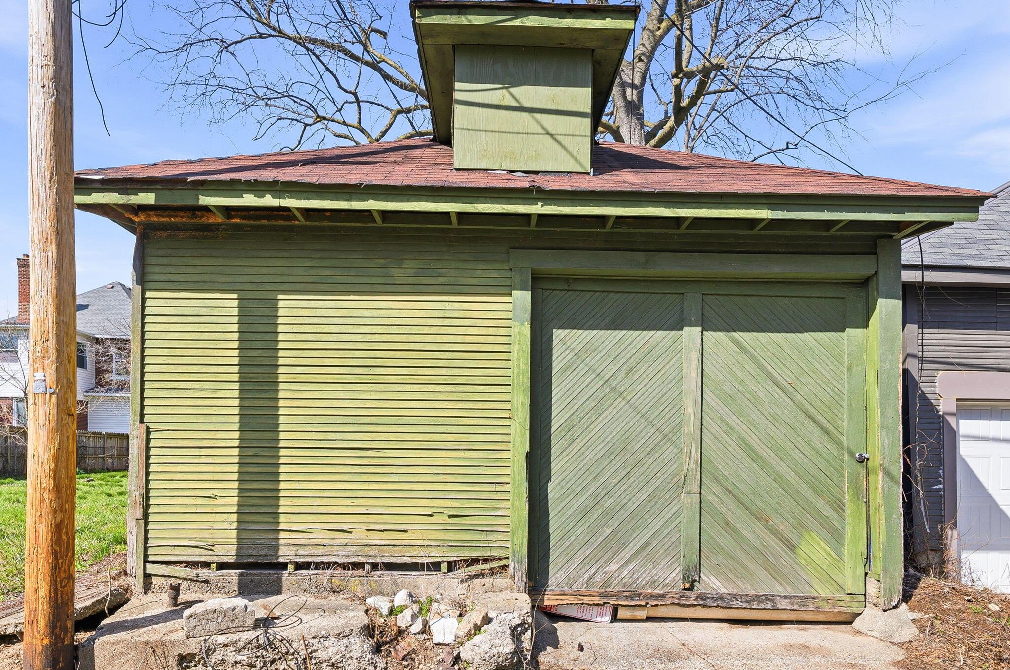 1703 Bryden Road Columbus, OH 43205 - Photo 48 of 63 garage