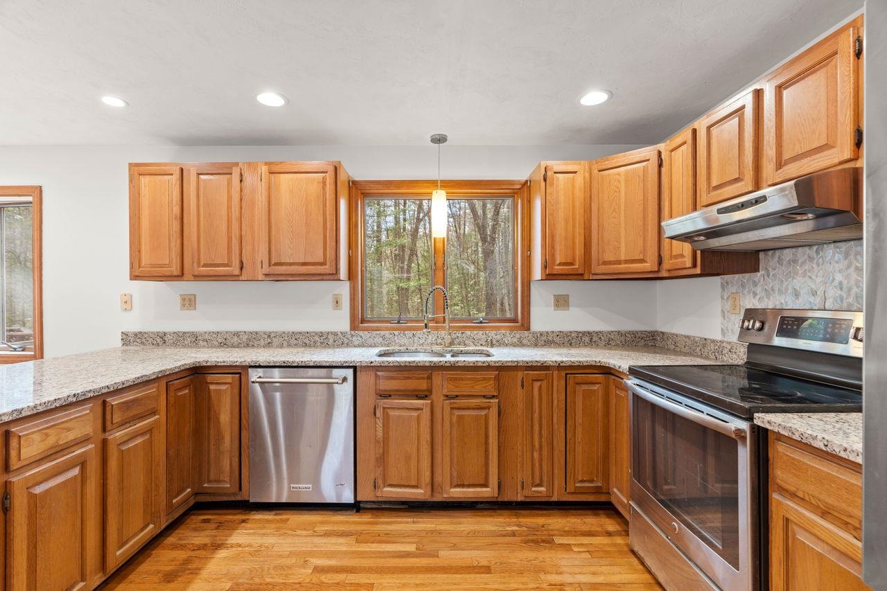207 Hayden Road Hollis, NH 03049 - Photo 11 of 39