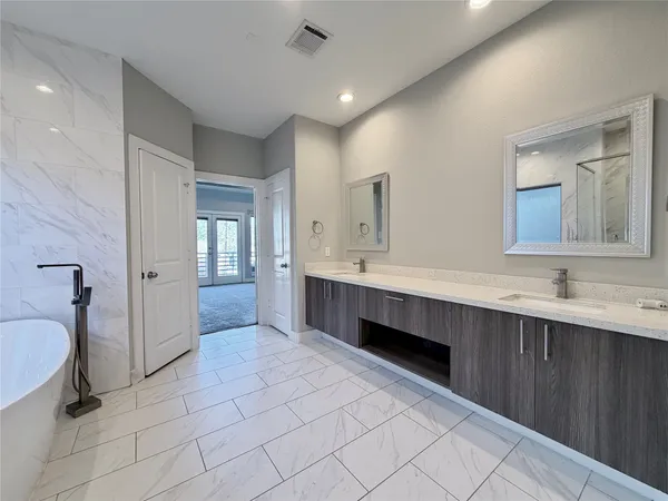 $2,550 | 8404 Safeguard Street, Houston, TX 77051