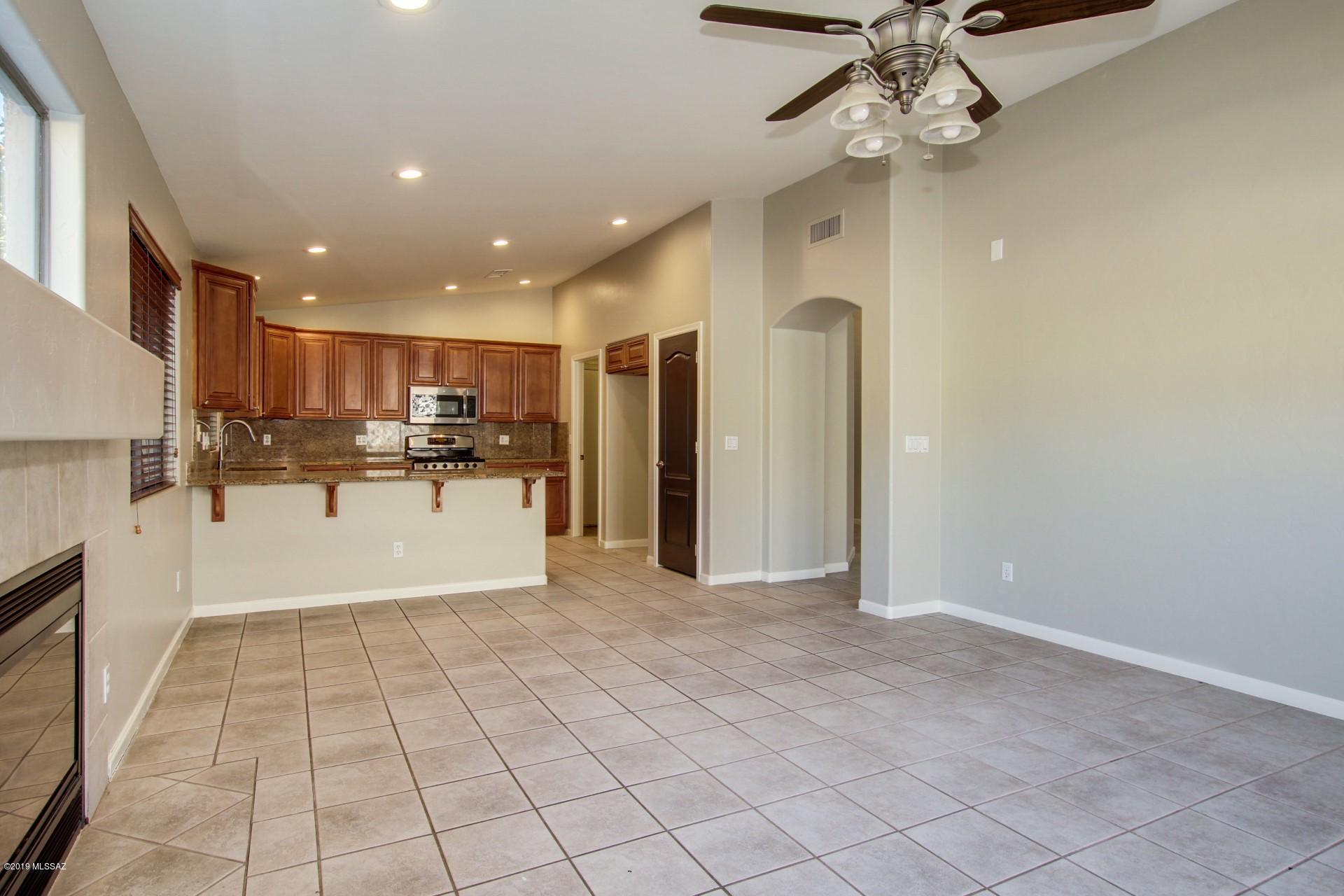 280 West Ridge Peak Road Oro Valley, AZ 85737 - Photo 7 of 21 Gallery Image 7