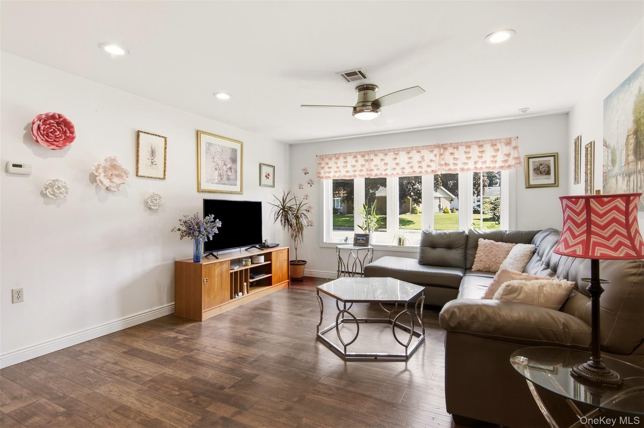 299 Cardiff Court, Unit B Ridge, NY 11961 - Photo 11 of 37 Gallery Image 11