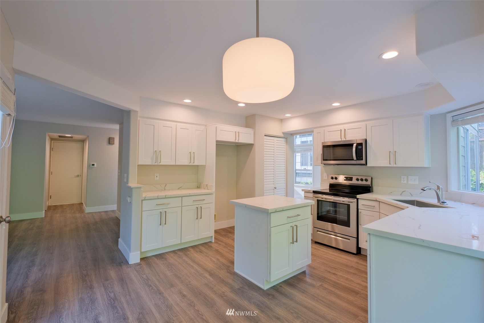 3118 Wells Avenue South Renton, WA 98055 - Photo 8 of 29 Gallery Image 8