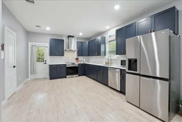 $295,000 | 707 North Wilhite Street, Cleburne, TX 76031