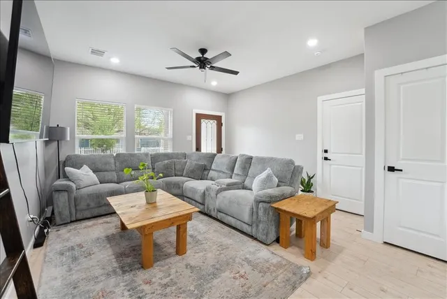 $295,000 | 707 North Wilhite Street, Cleburne, TX 76031