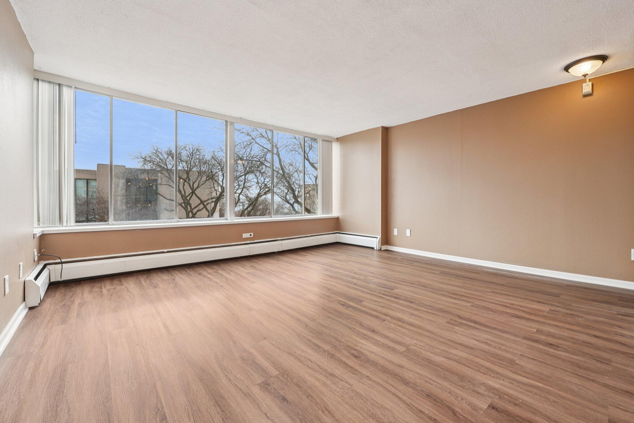 1409 North Prospect Avenue, Unit 302 Milwaukee, WI 53202 - Photo 5 of 19 4-web-or-mls-N Prospect Ave 302-S1702-00