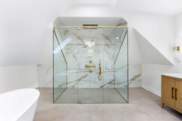 a view of entryway and hall