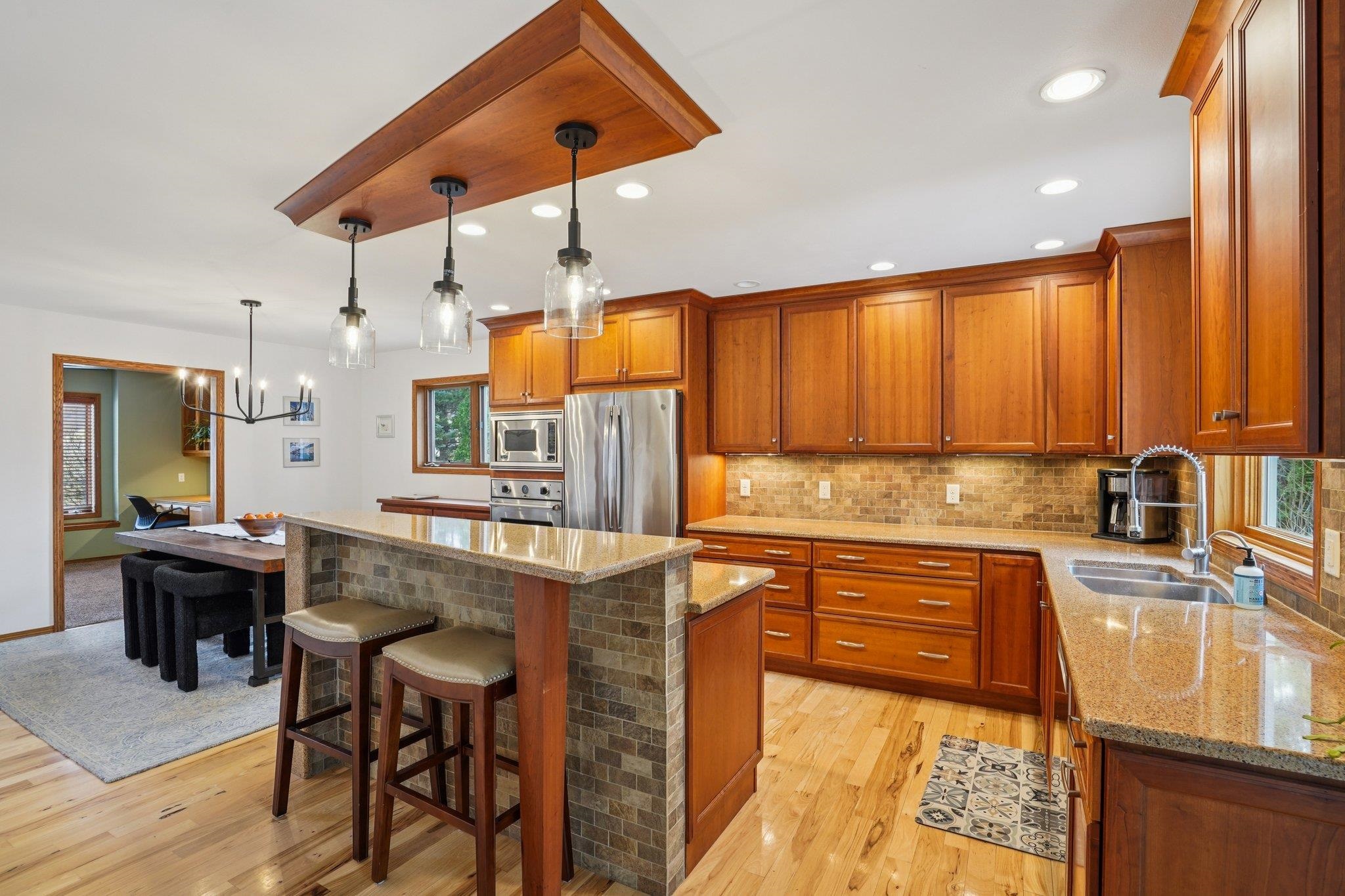 7313 Ashwabay Lane Madison, WI 53719 - Photo 4 of 63